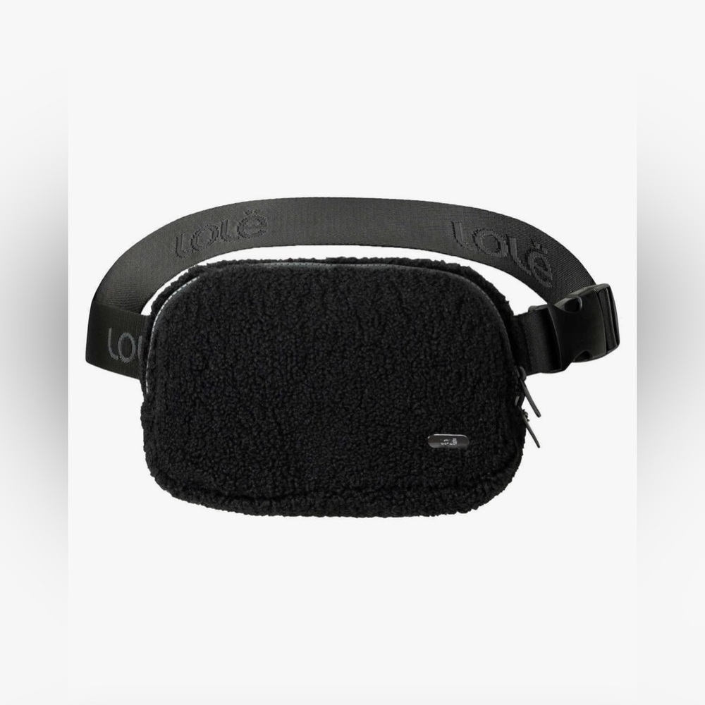 NWOT - lolë black sherpa belt bag